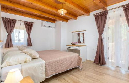 Cozy Home In Rojnici With Wifi - Photo 6