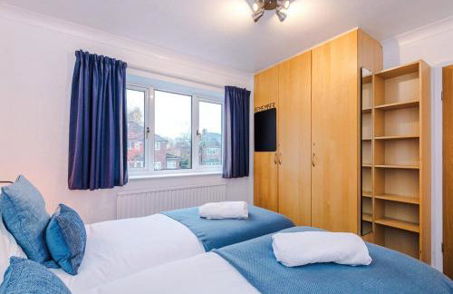 4 Bed House - Sleeps 8 - Free Parking - Manchester - Foto 46