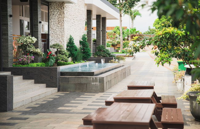 Royal Urban Resort - Photo 13