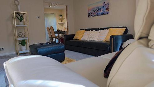 Modern luxury 3-bedroom guesthouse in Wigan - Foto 1