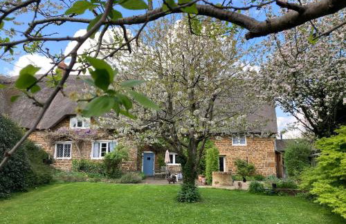 Beautiful Thatched Cottage with Piano - Foto 19