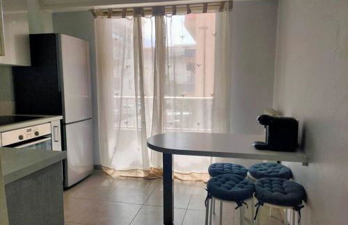 Grand Studio avec Coin Nuit et Parking - Foto 10