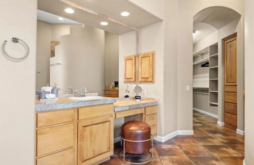 The Debonair Derby by PaseoHomesAZ with Heated Pool - Foto 21