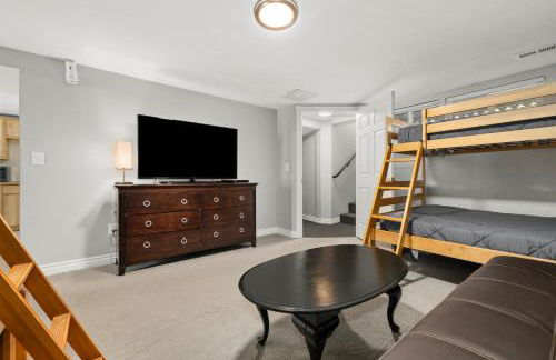 Spacious Family Home with Garage Game Room and Office! - Photo 31