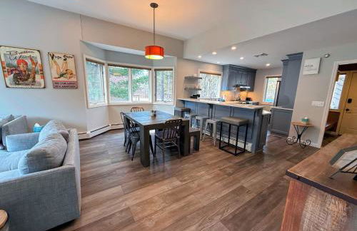 F32 Modern Golf Course Home with Mountain Views - Foto 7