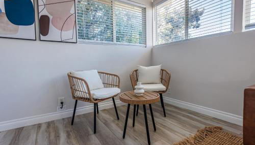 Spacious 2-Bedroom Duplex in Beverly Hills Residential Area - Foto 2