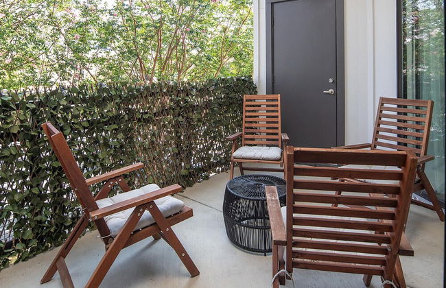 Uptown 1st Ward Corner Unit Superior 2BD Apt - Foto 28