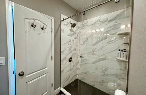 New 3BR w King Beds, Pool, Modern Elegance - Foto 14