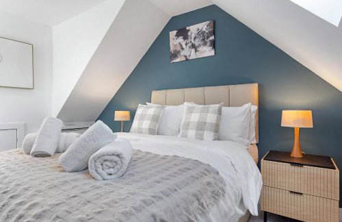 AC & Private Drive Stylish 4BR 5 Beds 8 Guests Wifi And Parking - Photo 29