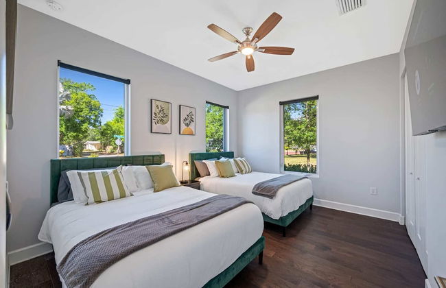 Luxury Tampa Home w/ Pool, Jacuzzi & Amenities - Foto 12