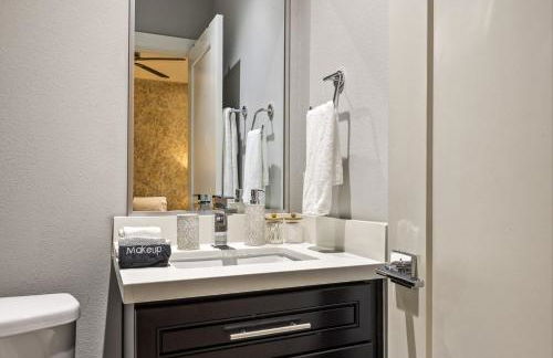 Rooftop EaDo Nr Downtown Yard BBQ Games WiFi - Foto 41