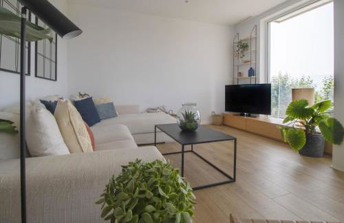 Seafront Apartment in Calella with Beach Access - Photo 8