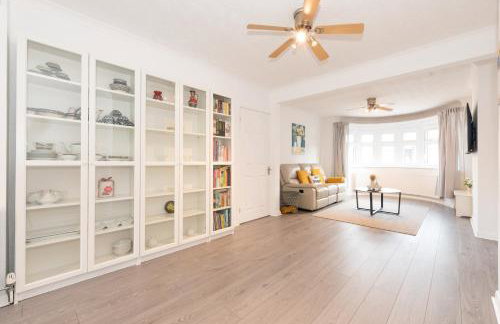 4 Bedroom Family Home In South East London - Photo 47