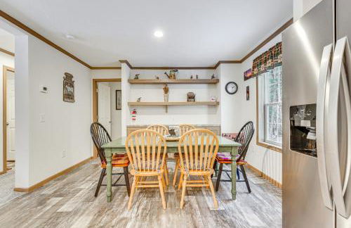 Less Than 1 Mi to Beach Peaceful Brant Lake Home! - Foto 11