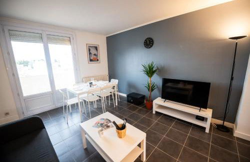 ROBESPIERRE - Tout équipé & Calme - TV et WIFI - Foto 23