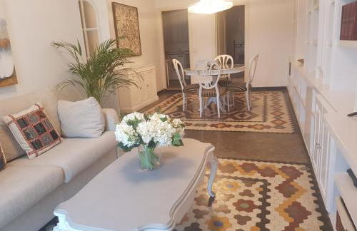 Domus Valencia Apartamentos centro frente a Torres de Serrano - Photo 2