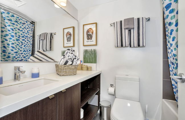 QuickStay - Elegance in Yorkville (Yonge & Bloor) - Photo 18