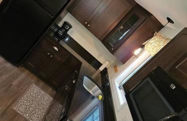 Adorable 1 bedroom with off-street parking - Foto 12