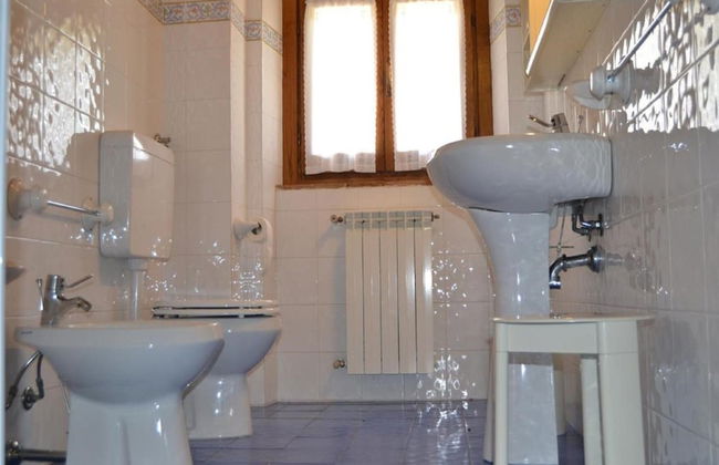 Farmhouse in Tuscany With Pool and Valley Views - Foto 8