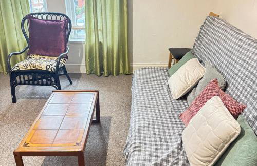 BUDGET APARTMENT - quiet, compact, FREE PARKING & WiFi easy access to Cardiff - LONG TERM OFFER! - Foto 2