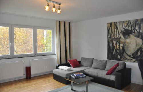 Geräumige 2-Z WOHNUNG im GRÜNEN, GARTEN, TERRASSE, RUHIG, NATUR, PHANTASTISCHER BLICK! - Foto 1