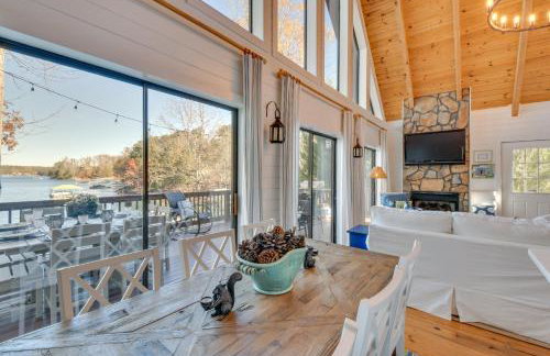 Beautiful Lake Keowee Home with Boat Dock and Fire Pit - Foto 8