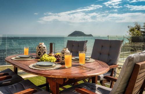 Violet Beach Front Private Villa - Foto 37