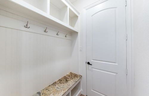 Family Home Near Lake & Local Parks - Foto 30