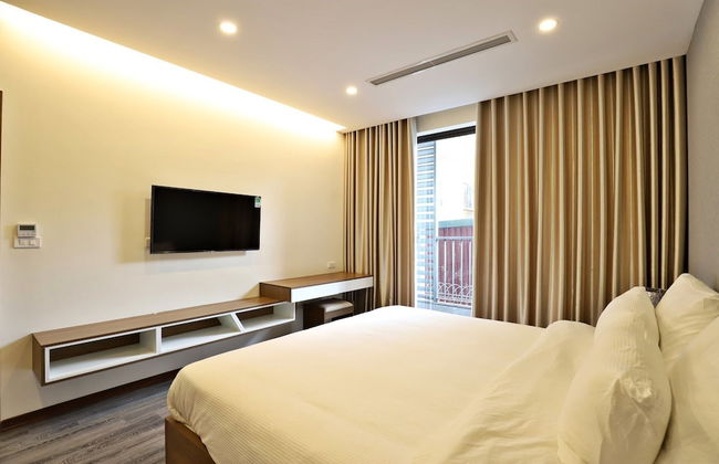 Luxe Paradise Suites Tay Ho - Photo 29