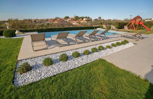 Villa Silvia for 10 people with infinity pool and large playground - Foto 40