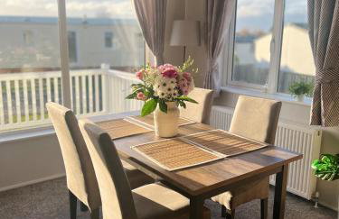 NEW 2025 Modern 3Bedrooms Lodge Walk to Beach - Foto 7