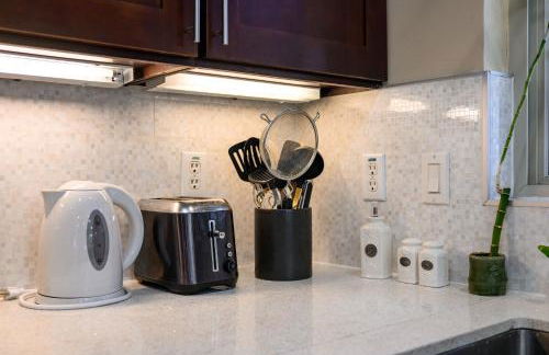 Luxury Estate with Sparkling Pool & Elegant Amenities - Foto 76