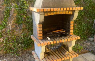 4 Bed Villa - Sleeps 9- Pool - Garden - Parking - Foto 9