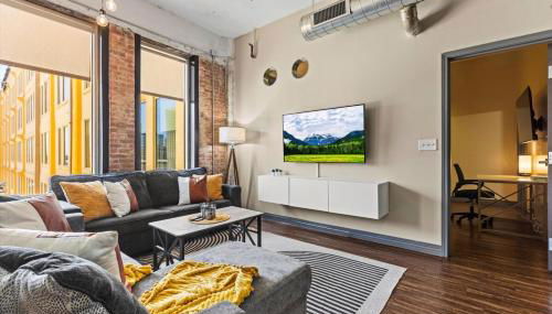 Heart of Downtown Dallas 2BR 2BA Getaway - Photo 2