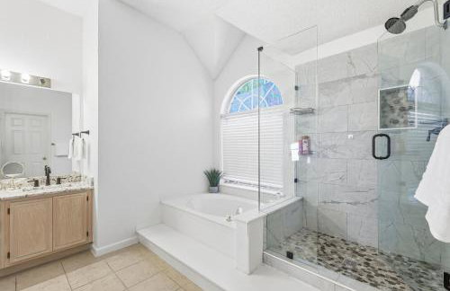 Bright and Cozy 4B Retreat in Frisco - Foto 30