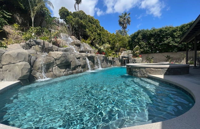 Coming Mid-April 2023! Beautifully upgraded two-story home with backyard oasis - Foto 1