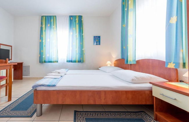 Villa Borna Apartments - Photo 9