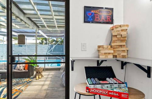 Beachside Escape Poolhouse w Game Room, Grill - Foto 12