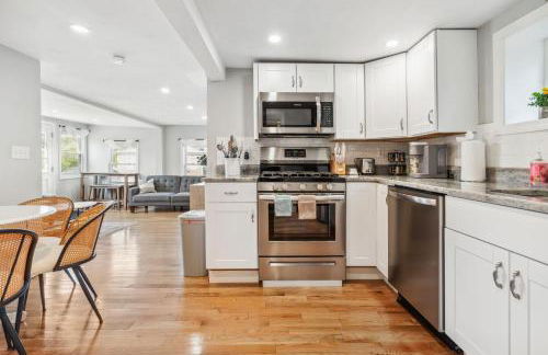 Beachfront Parking Salisbury Beach Retreat - Foto 15