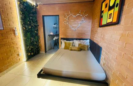 Suite inteligente com integração com alexa- cama flutuante - área central de GV- casais- indivudual - Foto 9