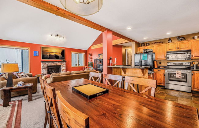 Fresh Tracks Retreat Ski In Out Hot Tub - Photo 12