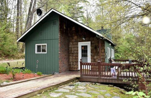Your Perfect Getaway: Mountain Cabin Retreat with Hot Tub and Fireplace in Lisbon, NH - Foto 1