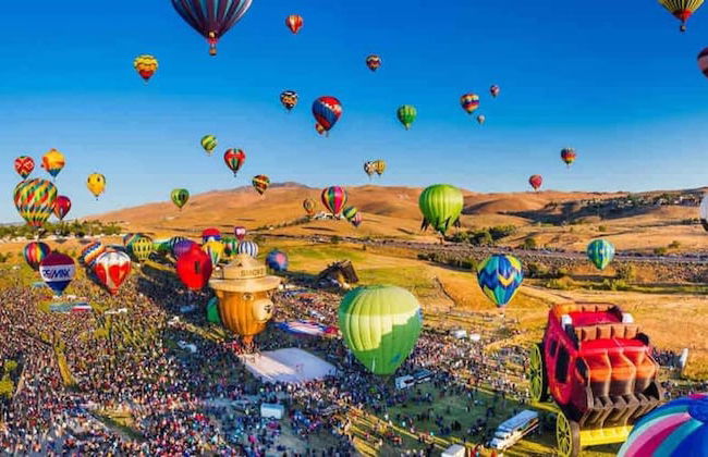 Vibrant Boho Family Home 3 Bed Pet Friendly UNR - Photo 16