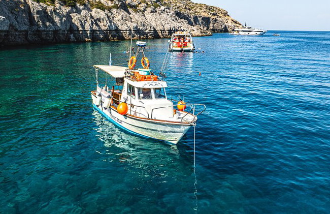 Capitán Manolis Pesca con barbacoa en el barco - Foto 8