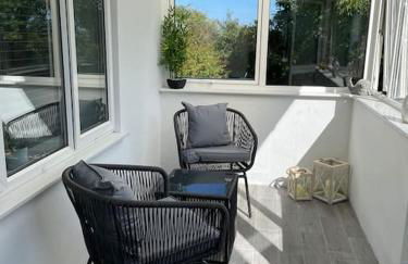 Sunny Corner - lovely 2 bedroom appt - Foto 2