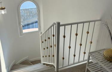 ThE WHALE HOUSE - Photo 4