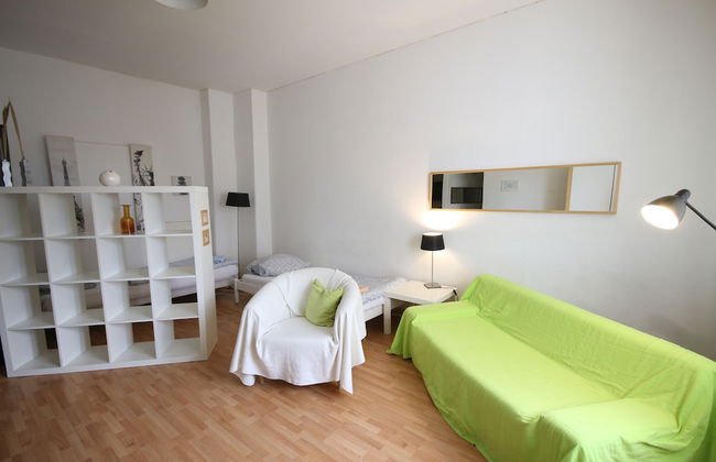 a-domo Apartments Oberhausen - Budget Apartments & Flats - short & longterm - single & grouptravel - Photo 7