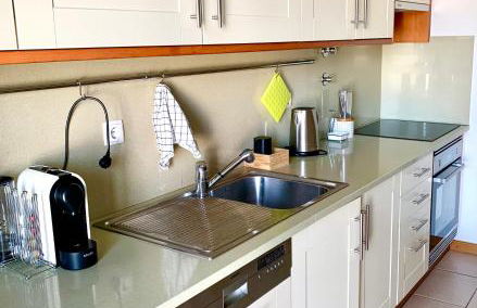 Yellow Five Apartment - Photo 16