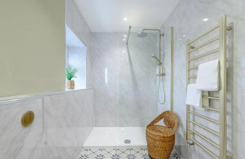 Maesyrhaf - Photo 20