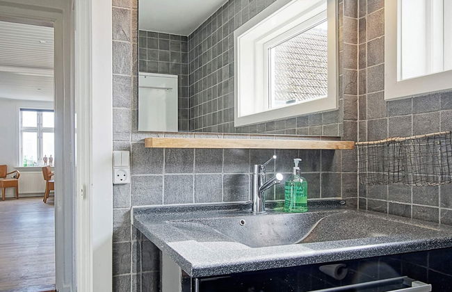 Quaint Holiday Home in Bornholm near Sea - Foto 4